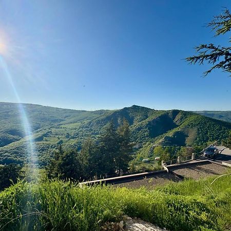 ブリンディジ・モンターニャ Basilicata Al Voloホステル エクステリア 写真